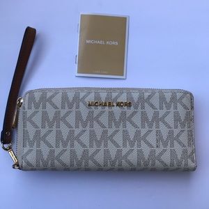 MICHEAL KORS LARGE LEATHER CLUTCH WRISTLET